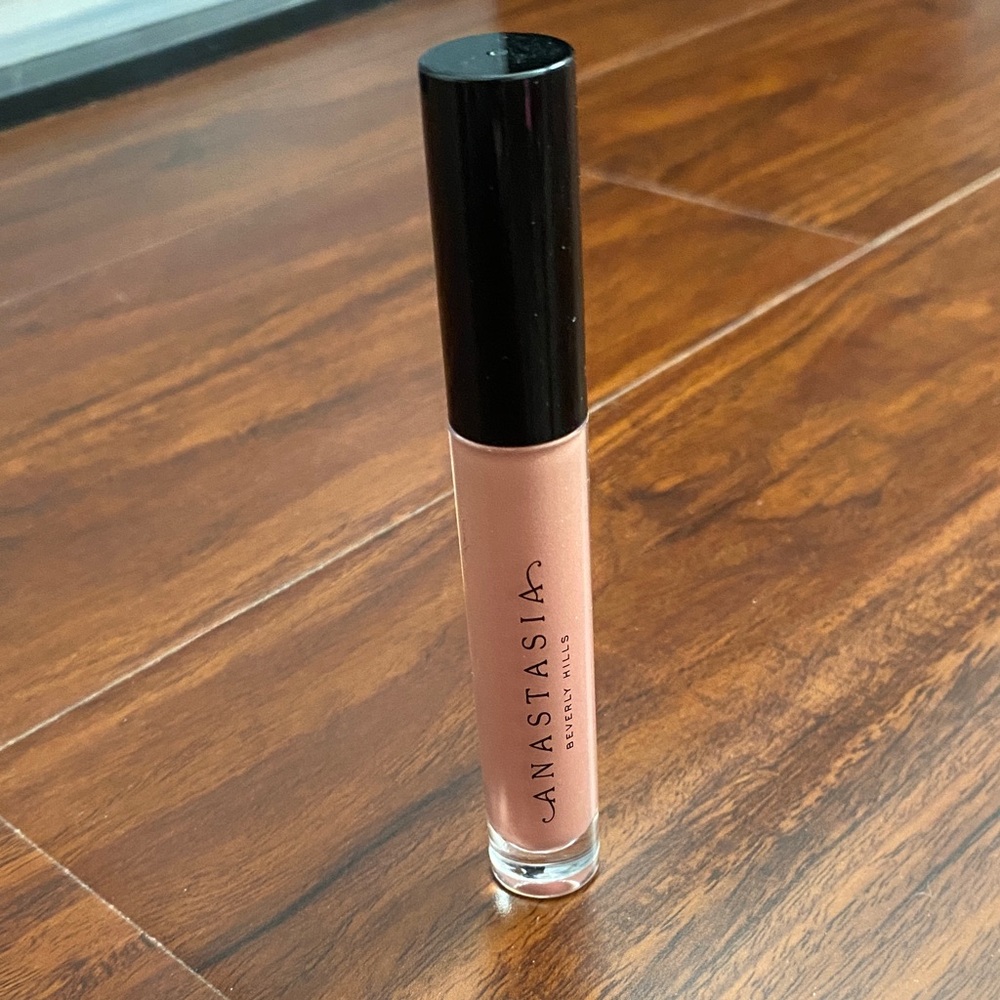 Anastasia Beverly Hills lip gloss